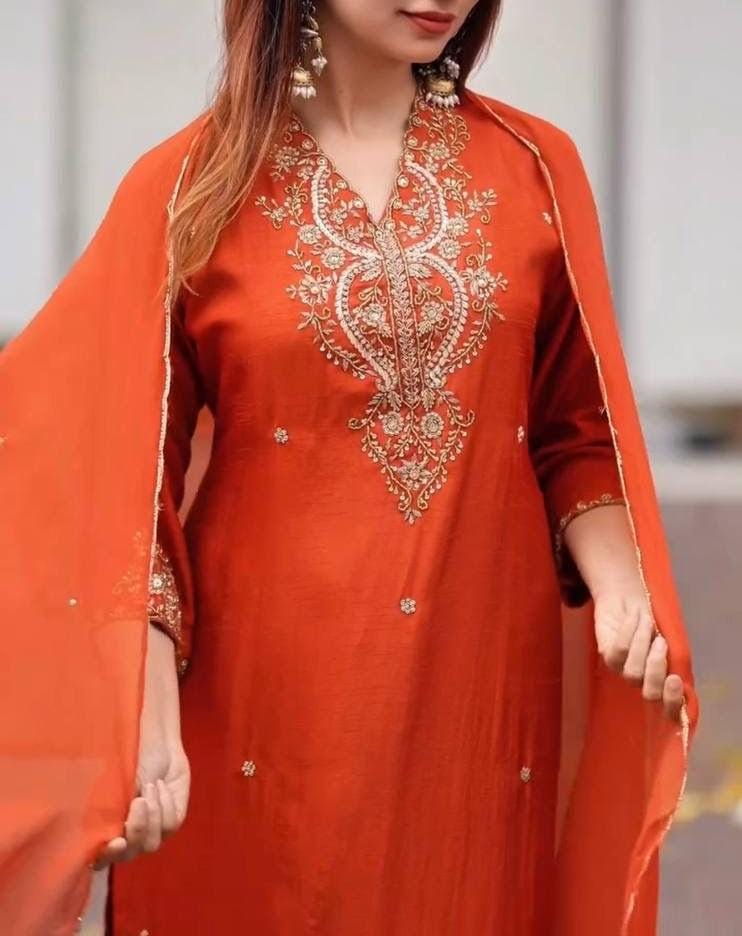 Elegant Embroidered Pakistani Suit Set