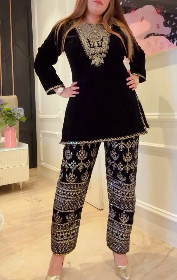 Designer Cozy & Comfortable Velvet Suit Set