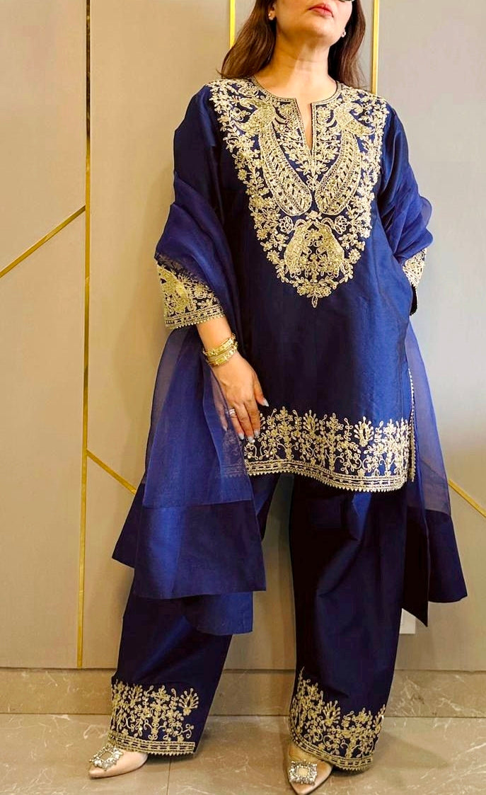 Chinon Silk Set- Statement of Luxury & Grace
